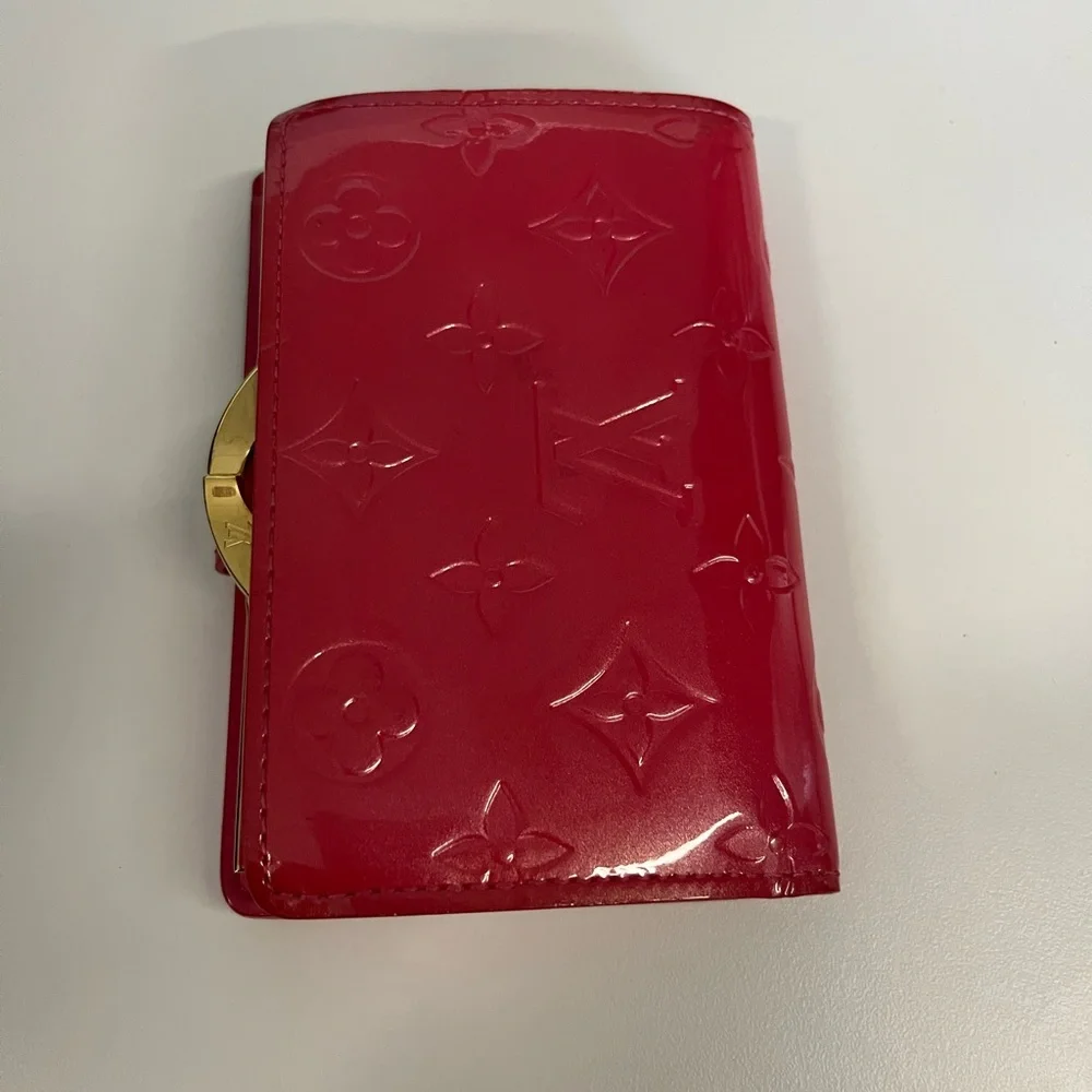 AUTHENTIC Louis Vuitton Pink Vernis Leather Kisslock Wallet - Picture 2 of 7